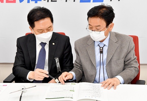 이철우 도지사와 김기현 원내대표 면담 모습. ⓒ 경북도