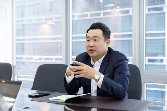 이노그리드가 클라우드 솔루션 연구개발을 넘어 국내 유수 공공기관의 디지털 전환(DX) 전략 컨설팅 사업까지 영역을 확장하고 있다. 사진은 김명진 대표이사. ⓒ 이노그리드