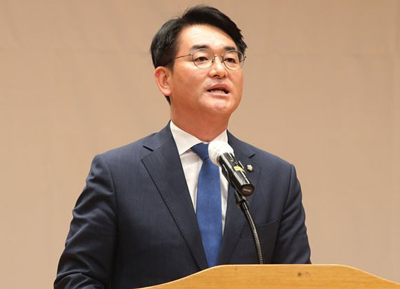 박용진 더불어민주당 의원은 25일 난방비 상승을 놓고 윤석열 정부를 향해 비판의 목소리를 냈다. ⓒ 연합뉴스