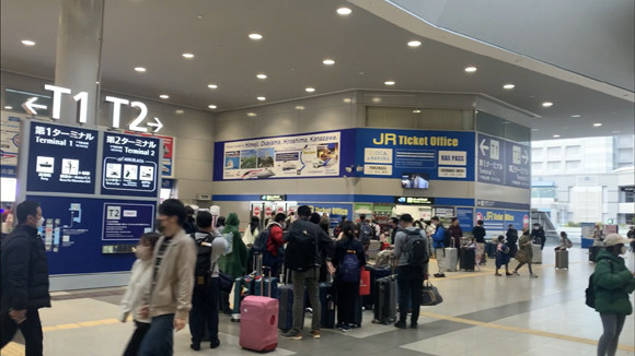 최근 일본을 찾는 한국인들이 늘고 있다. 한국 관광객으로 가득한 간사이 공항 모습. ⓒ 동양골프