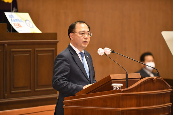 진주시의회 이규섭 의원이 진주시 ESG 활성화 지원조례를 촉구하고 있다. ⓒ 프라임경제