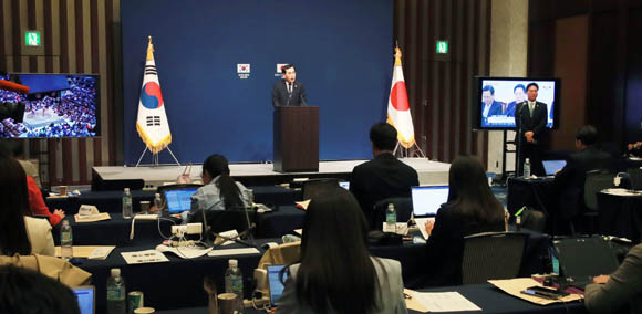 산자부 관계자는 "3개 품목 수출 해제는 양국 신뢰관계가 조금 더 강화되는 첫 출발이라고 보면 된다"고 말했다. ⓒ 연합뉴스