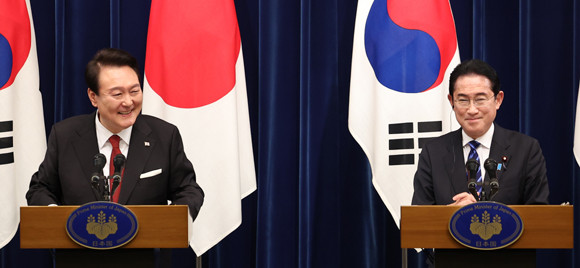 16일 일본을 방문한 윤석열 대통령은 기시다 후미오 일본 총리와 정상회담을 진행했다. ⓒ 연합뉴스