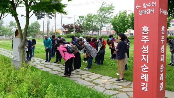 내포 천주교의 시작점 홍주성지, 끊이지 않는 순례객 발길(2019년). ⓒ 홍성군