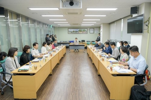 지난 24일 지역 내 각 분야 전문가 18명으로 구성된 공공보건의료협의회 첫 회의를 가졌다. ⓒ 순천시