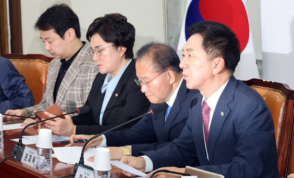 국민의힘 김기현 대표가 11일 국회 당 사무실에서 최고위원회의에서 발언하고 있다. ⓒ 연합뉴스
