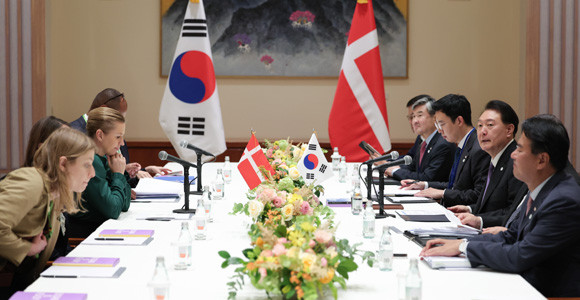 양 정상은 이번 회담을 계기로 양국간 교류를 더욱 활발히 하는 한편 양국 경제에 도움이 되는 협력 사업을 지속 발굴해 나가기로 했다. ⓒ 연합뉴스