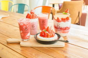 카페베네가 생딸기를 활용한 신메뉴 5종을 출시했다. ⓒ 카페베네