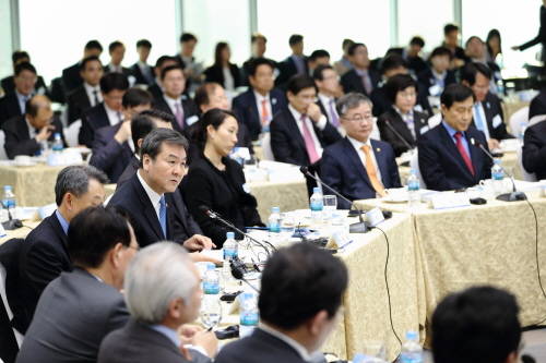 3일 열린 '범금융 대토론회'에서 신제윤 금융위원장이 인사말을 하고 있다. ⓒ 금융위원회