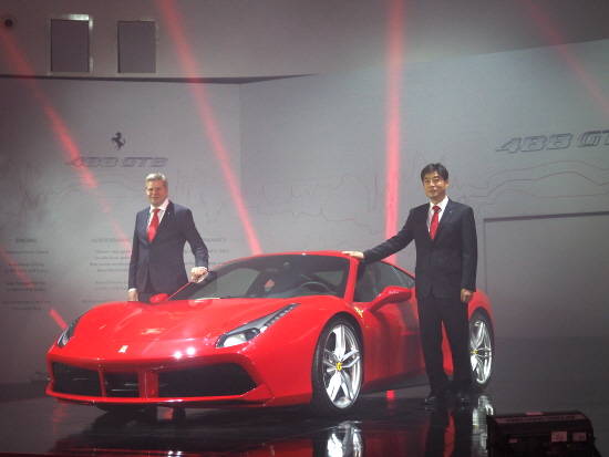 488 GTB는 페라리 8기통 역사에 새로운 기준을 제시하는 모델로, 동급 최강의 성능과 빠른 응답속도를 자랑한다. = 노병우 기자