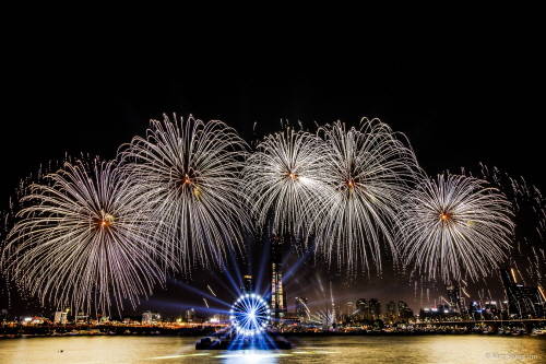 지난해 여의도 한강시민공원에서 개최된 '한화와 함께 하는 서울세계불꽃축제' 행사장면. ⓒ 한화