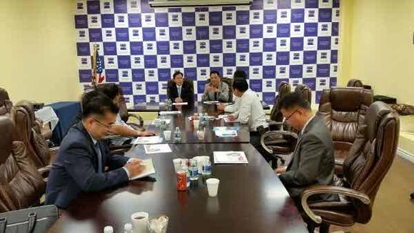 윤한홍 경남도 행정부지사는 LA한인의류업체 유치를 위해 적극적인 투자유치 활동을 전개했고 이 결과 긍정적인 답변을 받아 후속논의를 진행 중이다. ⓒ 경남도