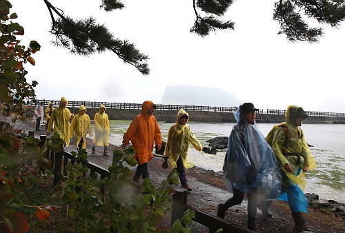 7일과 8일에는 지구의 숨결 느끼며 화산섬 제주의 속살 따라 걷는 지질트레일 행사가 진행됐다. ⓒ 제주관광공사