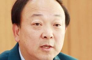 김탁 위원장