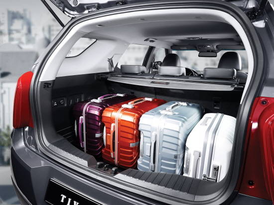 티볼리 에어는 여유로운 승차공간과 720ℓ의 넓은 적재공간 및 다양한 수납공간을 제공한다. ⓒ 쌍용자동차