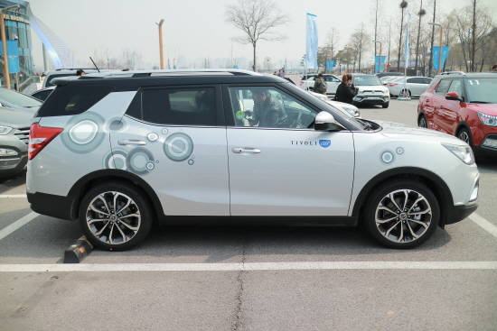 티볼리 에어는 롱바디 버전이기에 전폭과 휠베이스는 티볼리와 같지만, 전장은 245mm 길어진 4440mm다. = 노병우 기자