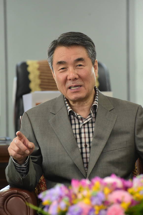 이창희 시장이 신진주역세권은 인구 50만 남부권 중심도시의 축을 담당할 것이라는 청사진을 밝히고 있다. ⓒ 진주시청