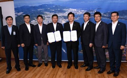 여수시와 KEB하나은행 업무협약식 모습. ⓒ 여수시청