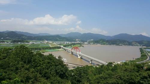 진주~광양 철도 구간 중 섬진강교. ⓒ 한국철도공단