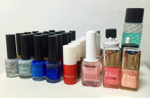 젊은 여성이라면 이 정도의 네일 제품은 기본. = 백유진 기자