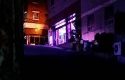 영업이 이뤄지고 있는 완월동의 밤거리. = 윤요섭기자