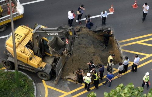 2014년 발생한 서울 교대 인근 도로함몰. ⓒ 뉴스1