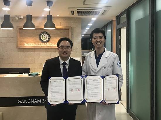 청밀과 강남365치과 삼성점은 취약계층에게 치과 의료지원을 하는 '나눔_이' 프로그램 협약을 연장했다. ⓒ 청밀