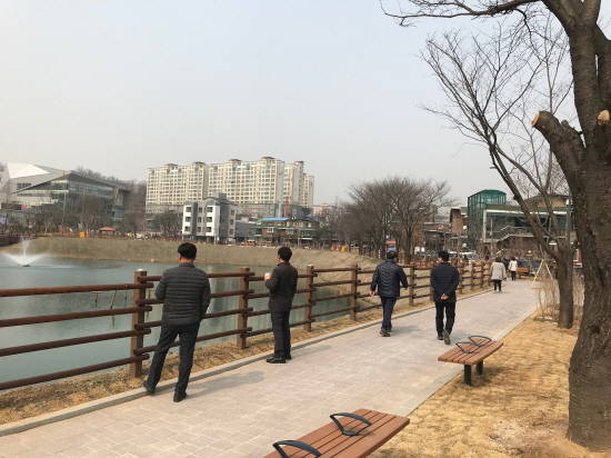 구리시 이문안 저수지 공원 전경. ⓒ 구리시