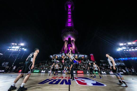 한세엠케이의 스트릿 캐주얼 브랜드 NBA가 본격적인 중국시장 공략을 위한 마케팅에 본격 돌입한다. 사진은 중국 5v5 농구 파이널 경기 장면. ⓒ 한세엠케이