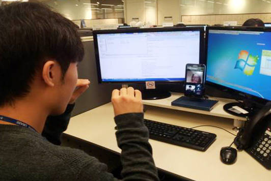 이베이코리아는 청각 장애인의 원활한 상담을 돕기 위해 지난 2015년부터 '모바일 수화 상담 서비스'를 시행 중이다. ⓒ 이베이코리아