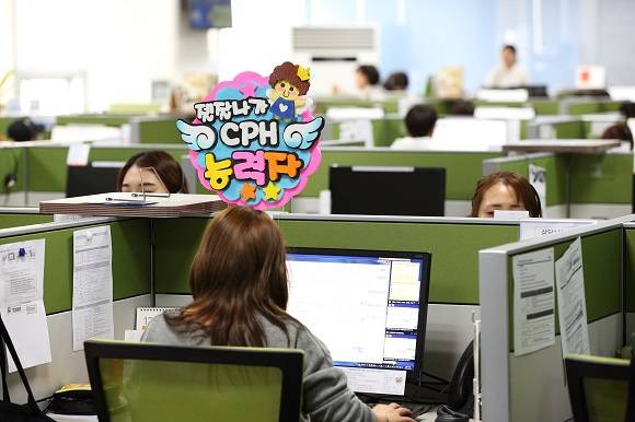 공공부문 비정규직 제로화 정책으로 민간기업에 대한 의존도가 높아짐에 따라 컨택센터 운영업체 간 경쟁이 더욱 치열해질 것으로 예측된다. 사진은 기사 내용과 무관함. ⓒ 공영홈쇼핑
