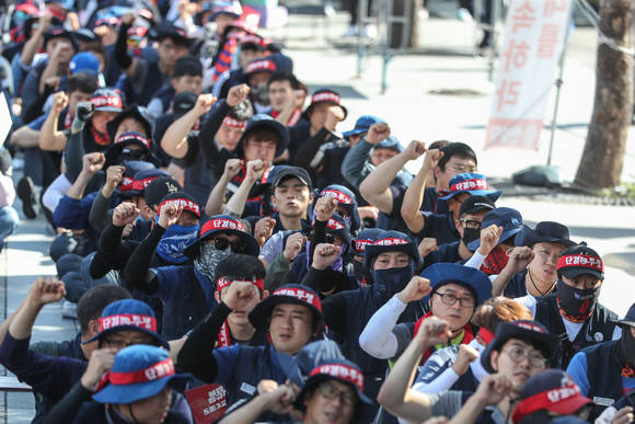 지난해 공공부문 정규직화를 촉구하는 다수의 시위가 있었다. ⓒ 뉴스원