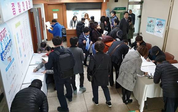 '2019 동작구 취업박람회'가 구직자로 인산인해를 이뤘다. ⓒ 스탭스