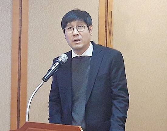 김우승 줌인터넷 대표가 15일 서울 여의도에서 열린 기업공개(IPO) 기자간담회에서 코스닥시장 상장 관련 프레젠테이션을 진행하고 있다. ⓒ 프라임경제