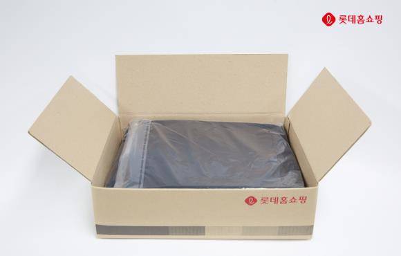 롯데홈쇼핑은 17일부터 상품 배송에 업계 최초로 친환경 비닐 포장재를 도입한다. ⓒ 롯데홈쇼핑