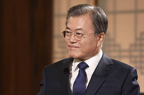 문재인 정부 2주년 특별페이지에서는 중부 출범 2주년을 맞아 대통령의 지난 발자취와 국정성과 등을 한 눈에 볼 수 있다. ⓒ 청와대