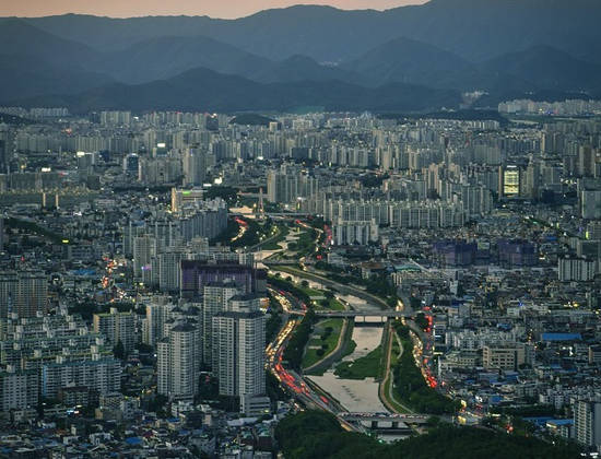 대구를 필두로 세종·광주·대전 청약시장이 달아오르고 있다는 분석이 연일 나오고 있지만, 실제 계약률은 청약경쟁률에 크게 미치지 못하는 실정이다. 사지은 대구광역시 전경. ⓒ 프라임경제