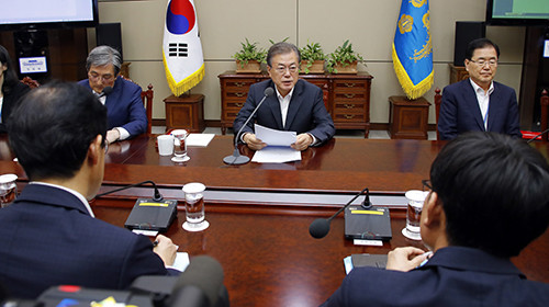문재인 대통령은 8일 수석보좌관회의에서 일본 수출 규제와 관련해 해결 방안 및 당부의 말을 전했다. ⓒ 연합뉴스