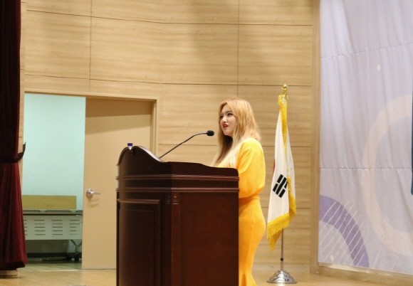 강연 중인 '유튜브 크리에이터' 다또아. = 이재상 청년기자