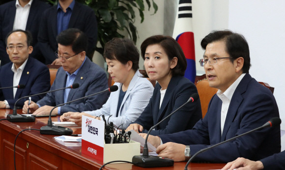 자유한국당 황교안 대표가 8일 오후 국회에서 열린 긴급최고위원회의에서 발언하고 있다. ⓒ 연합뉴스