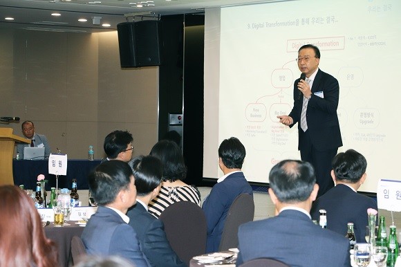 박상진 메타넷엠씨씨 대표이사가 발표를 진행 중인 모습. ⓒ 프라임경제