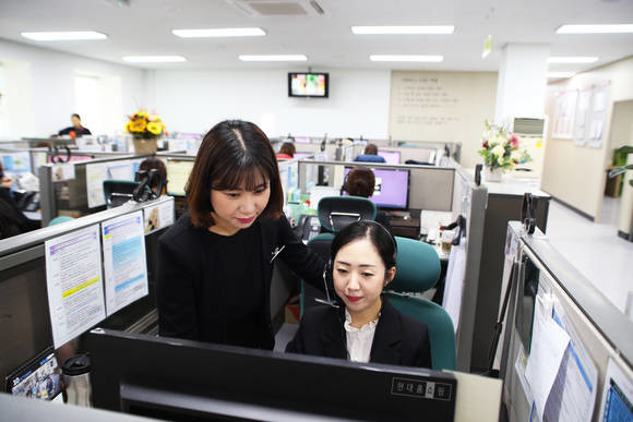 현대홈쇼핑 고객센터는 간편 서비스를 꾸준히 선보이는 등 차별화 전략에 박차를 가하고 있다. ⓒ 현대홈쇼핑