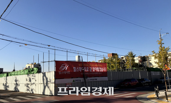 국내 5대 집창촌으로 꼽히던 대구 중구 도원동 소재 자갈마당이 역사의 뒤안길로 사라졌다. 자갈마당이 사라진 사리에는 최고 49층 규모의 주상복합시설이 들어설 예정이다. 시공사는 현대건설로 정해졌다. = 장귀용 기자