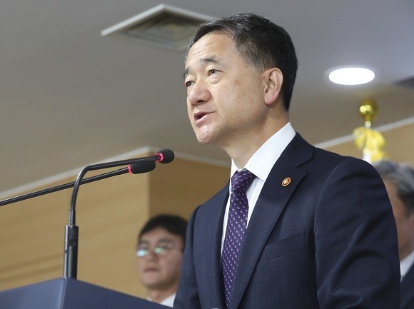 박능후 보건복지부 장관이 지난 10월23일 '액상형 전자담배 안전관리 대책' 브리핑을 했어요. ⓒ 보건복지부