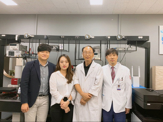 왼쪽부터 이종하 교수, 박은빈 대표, 허진철 책임연구원, 김대광 교수. ⓒ 계명대학교 동산병원