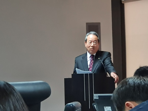 최양환 부영주택 사장이 '창원월영 마린애시앙' 기자간담회에서 인사말을 하는 모습. = 장귀용 기자