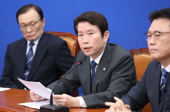 이인영 더불어민주당 원내대표는 12일 최고위원회의에서 정부의 내수 대책 수립을 요구했다. ⓒ 연합뉴스