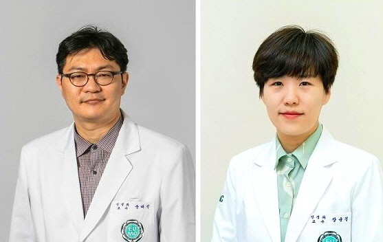 송태진 이대서울병원 교수(왼쪽), 장윤경 이대목동병원 교수. ⓒ 이화의료원
