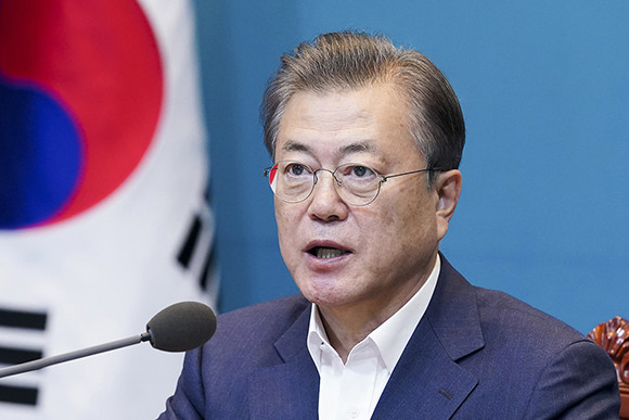 문재인 대통령은 'n번방' 청원과 관련해 "국민의 정당한 분노에 공감한다"며 "'n번방' 회원 전원에 대한 조사가 필요하다"고 말했다. ⓒ 청와대