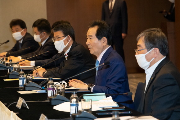 정세균 국무총리가 서울 은행연합회에서 실시한 전 금융권 협회 간담회에서 모두발언을 하고 있다. Ⓒ 금융위원회